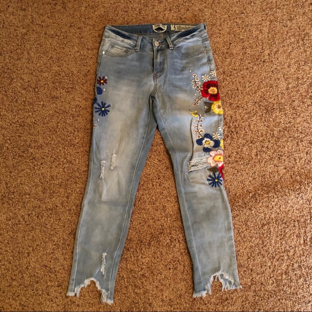[Indigo Rein] Bohemian Embroidered Denim